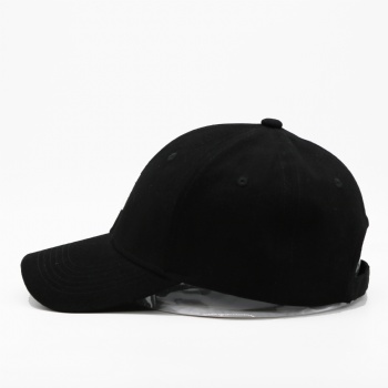 Baseball cap with 3D logo