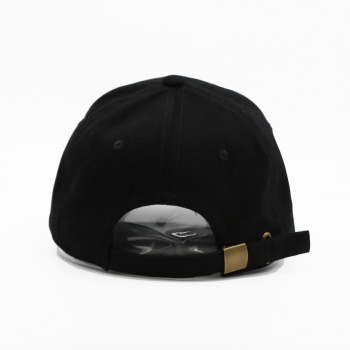 Baseball cap with 3D logo